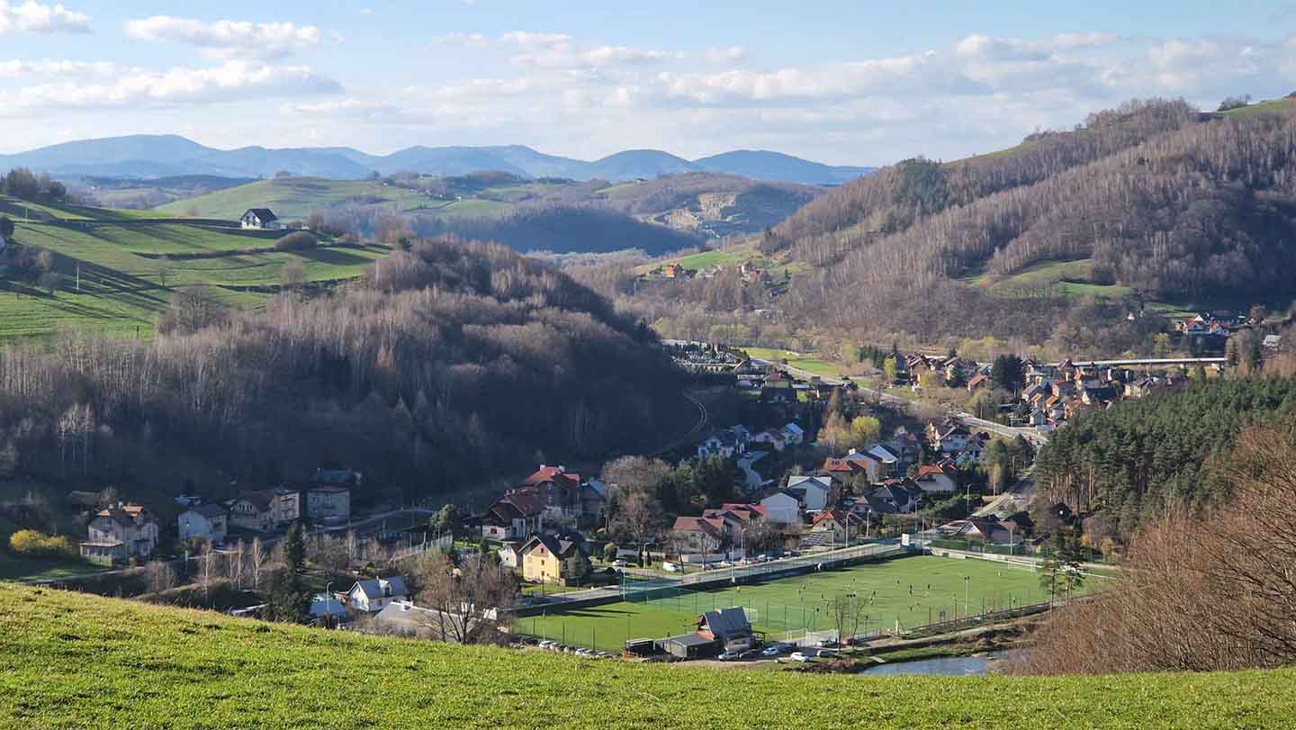 fenomenalny widok na panoramę Rytra