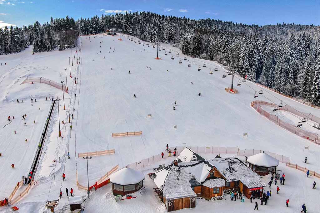 widok na wyciag narciarski Tylicz Ski